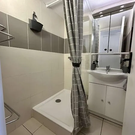 Vila Jolie Maison Situee Dans Un Quartier Calme Cyprien Sc010-013
