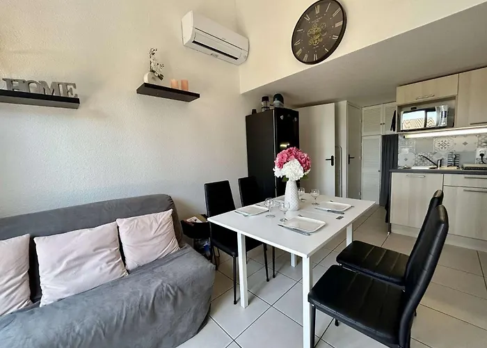 Villa Jolie Maison Situee Dans Un Quartier Calme Cyprien Sc010-013