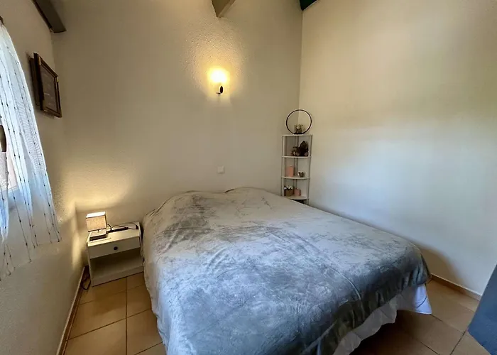 Jolie Maison Situee Dans Un Quartier Calme Cyprien Sc010-013 Villa
